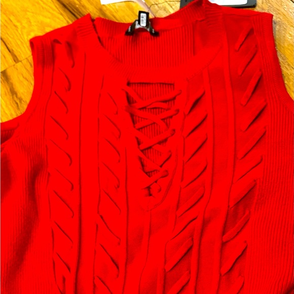 Red Dress - Picture 2 of 3